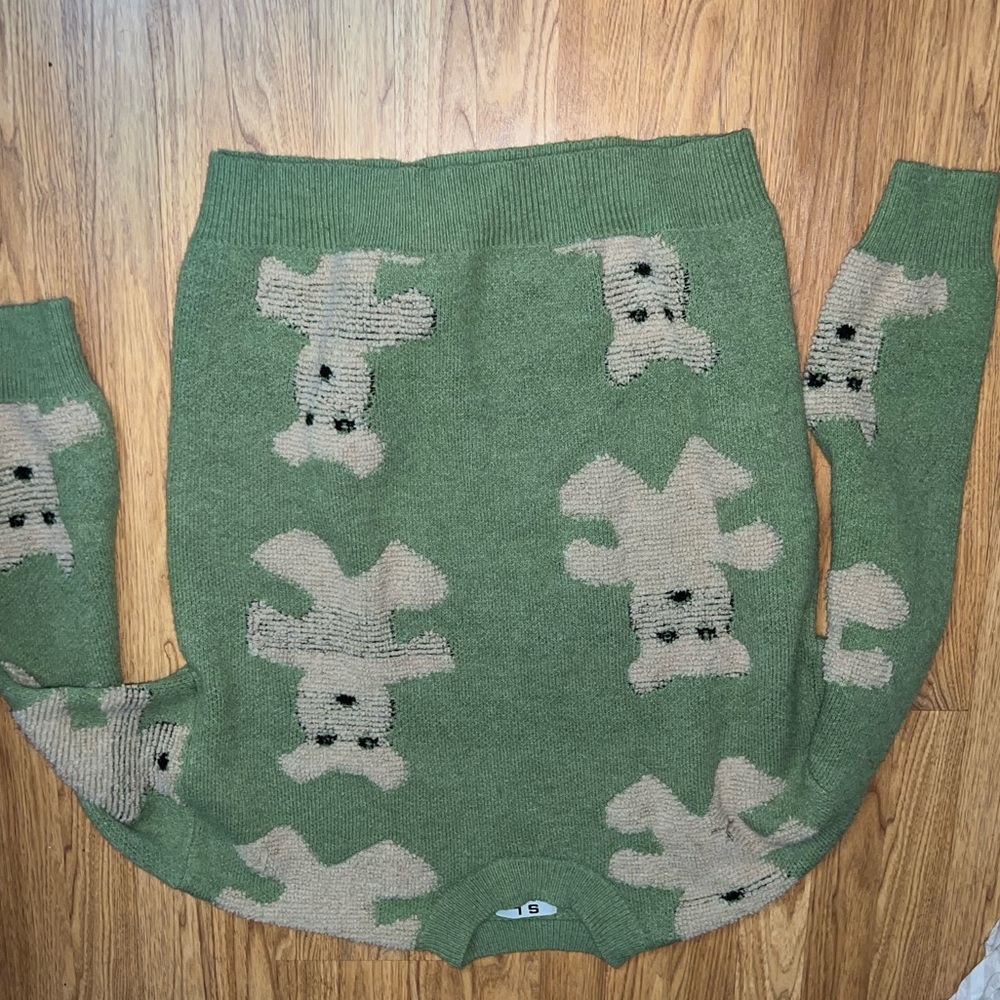 Teddy bear sweater